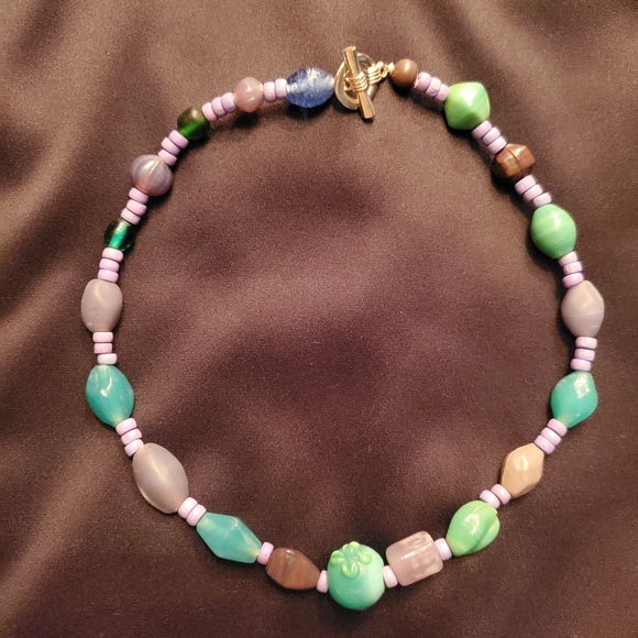 3/10 Handmade Necklace and Bracelet Set - Picture 2 of 4